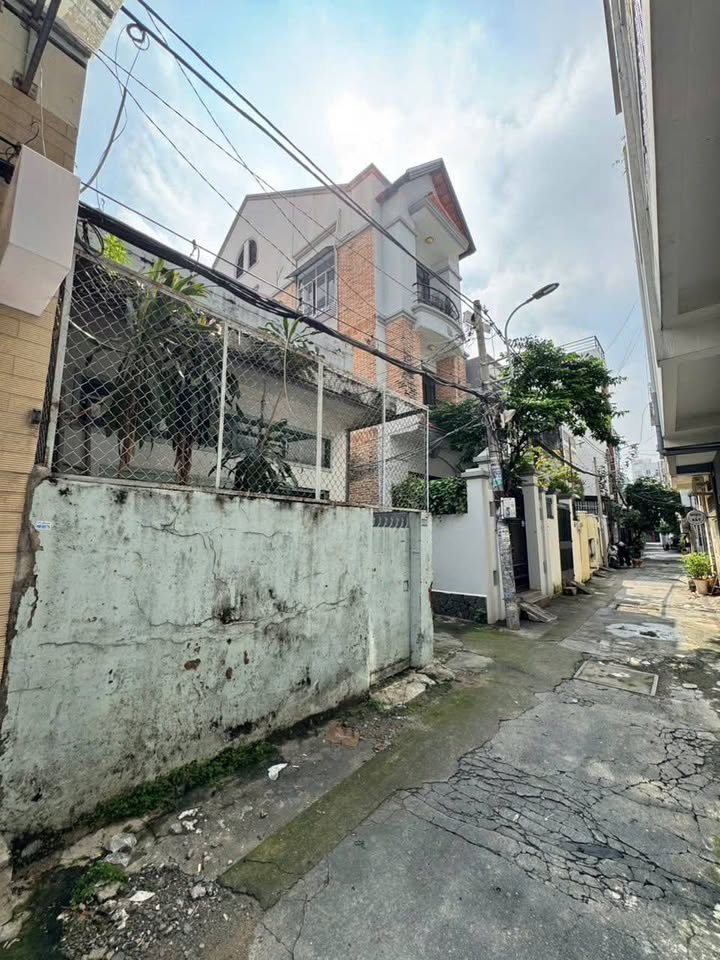 Nhà cũ đường Bùi Đình Túy, Bình Thạnh 56m² - Tiện xây mới ngay!