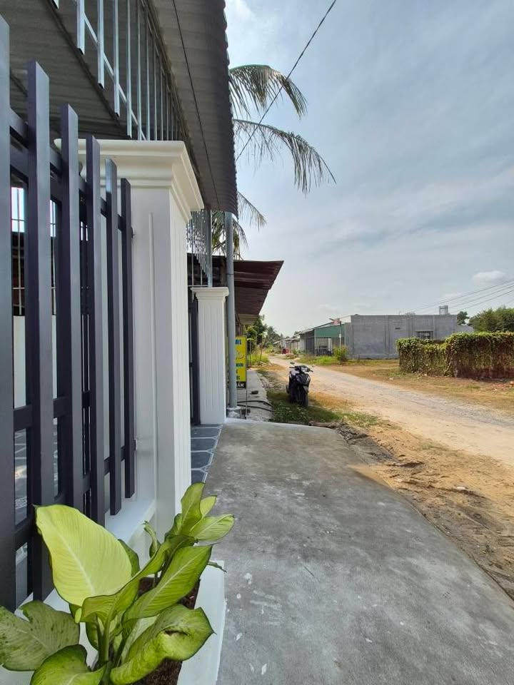 Bán nhà Phường Long Hoa 150m² giá 1.35 tỷ - Ô tô vào tận nhà!