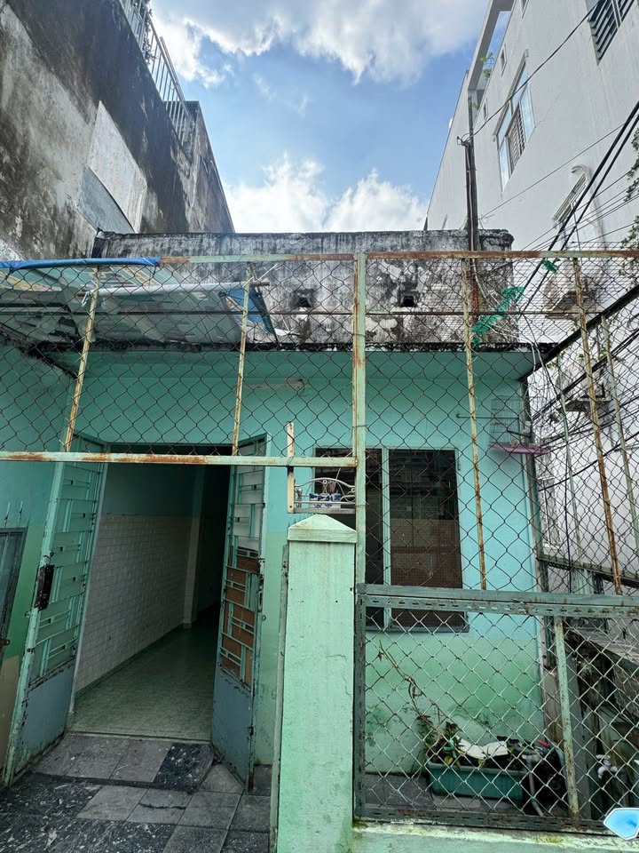 Bán nhà Quận 8 đường Nguyễn Thị Tần 68m² giá 8 tỷ - Vị trí đẹp!