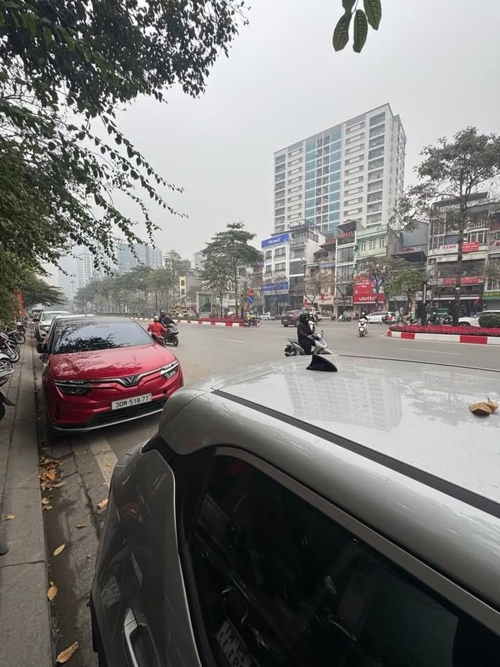 Bán Nhà Mặt Phố Nguyễn Văn Huyên 57m² - Mặt Tiền Kinh Doanh Đắc Địa