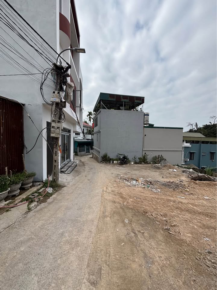 Đất nền Ngõ 20 Nguyễn Văn Cừ, Hạ Long 47.3m² - Đường to ô tô!