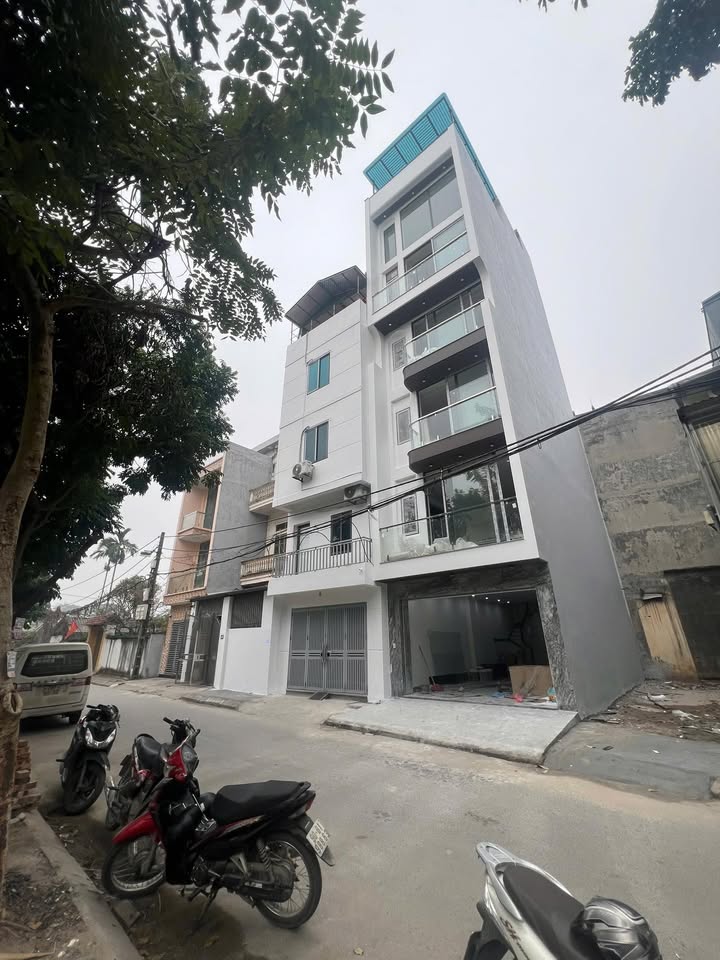 Bán nhà mặt tiền Thạch Bàn 50m² 21.5 tỷ - Vị trí kinh doanh đắc địa!