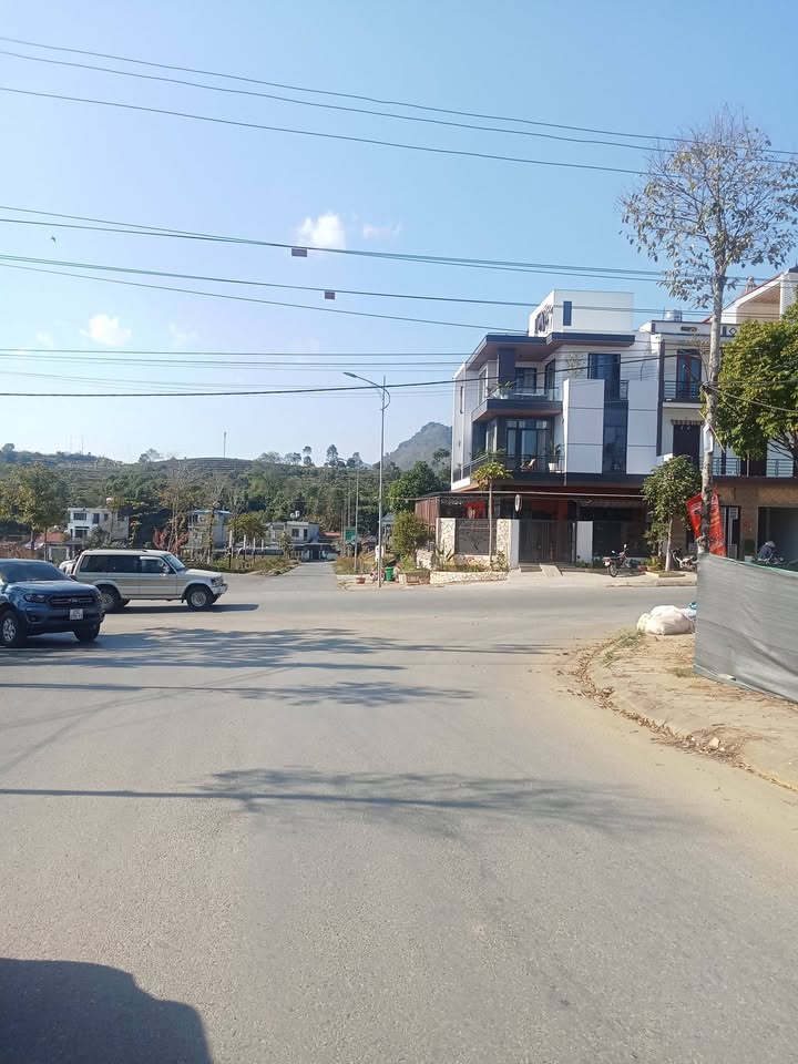 Đất nền Tân Phong Lai Châu 210m² hơn 2 tỷ - Sổ đỏ chính chủ