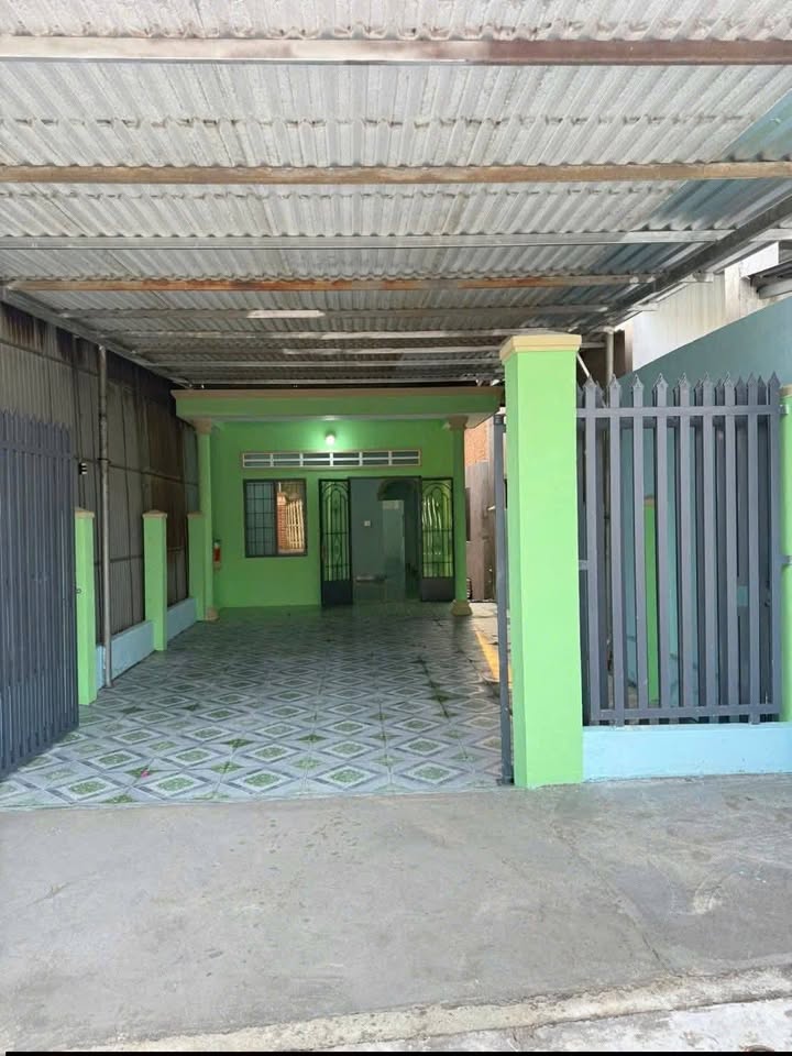 Nhà đẹp Xã Phước Tân 260m² giá 1.68 tỷ - Sổ đỏ chính chủ, khu dân trí cao!