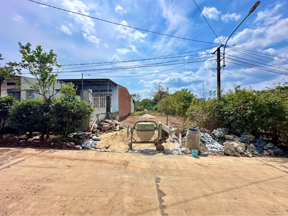 Đất Võ Văn Kiệt Pleiku 225m² giá 9xx tr - Đường to ô tô