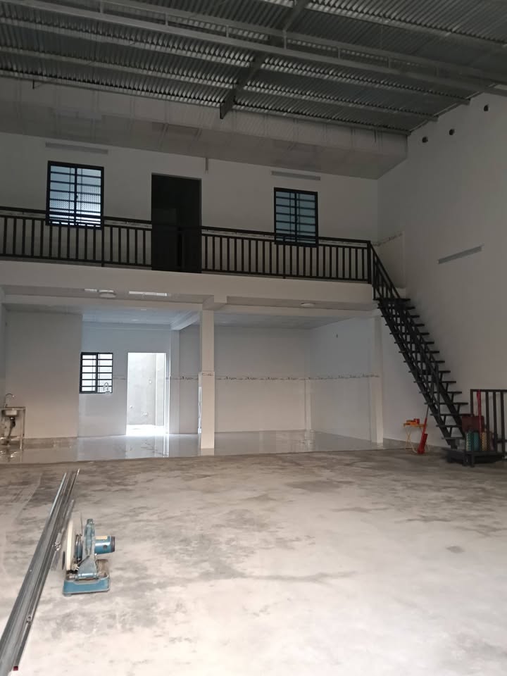 Nhà mặt tiền Trung Đông 13 Hóc Môn 160m² giá 12 triệu - Thích hợp KD