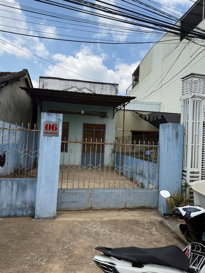 Nhà mặt tiền Anh Hùng Đôn Pleiku 127m² giá 2 tỷ - Vị trí kinh doanh!