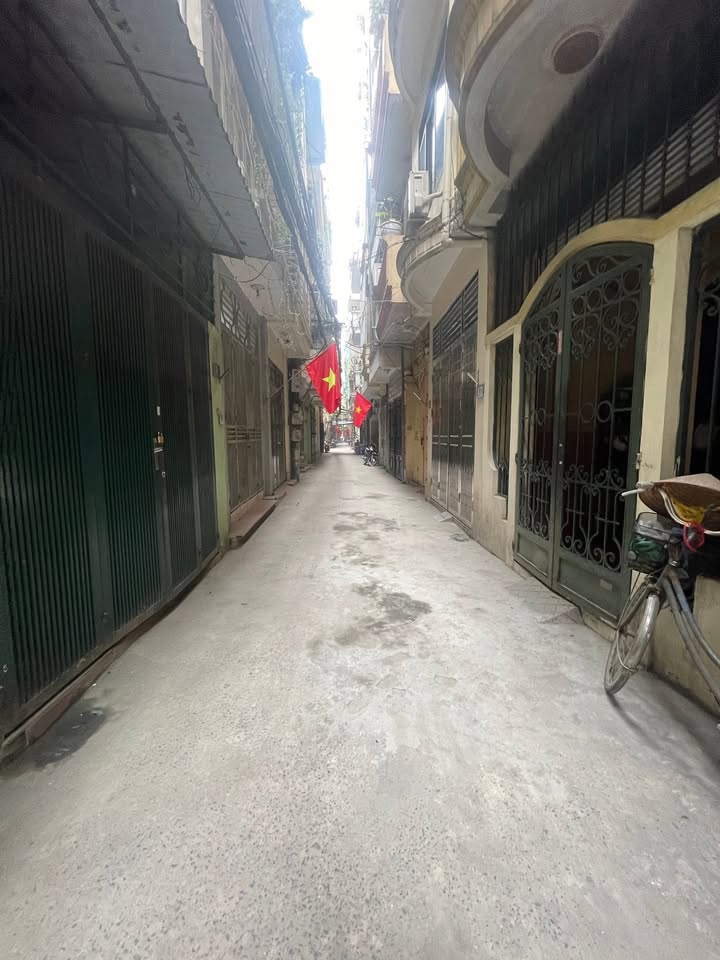 Nhà Riêng Ba Đình 42.5m² - Sổ Đỏ Chính Chủ, Vị Trí Đẹp!