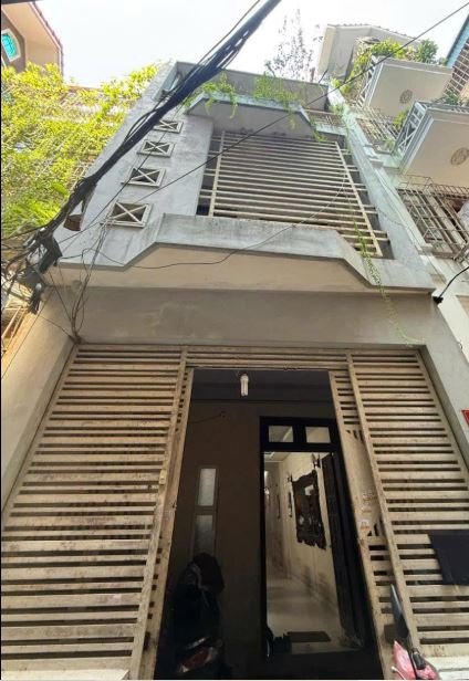 Nhà Gốc Đề Hoàng Mai 67m² 12.5 tỷ - Sổ hồng sẵn, đầu tư sinh lời!