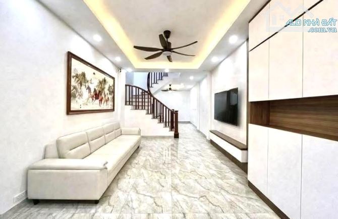 Bán nhà Trần Đại Nghĩa 45m² giá 10.5 tỷ - Vị trí đẹp sẵn sàng ở ngay!