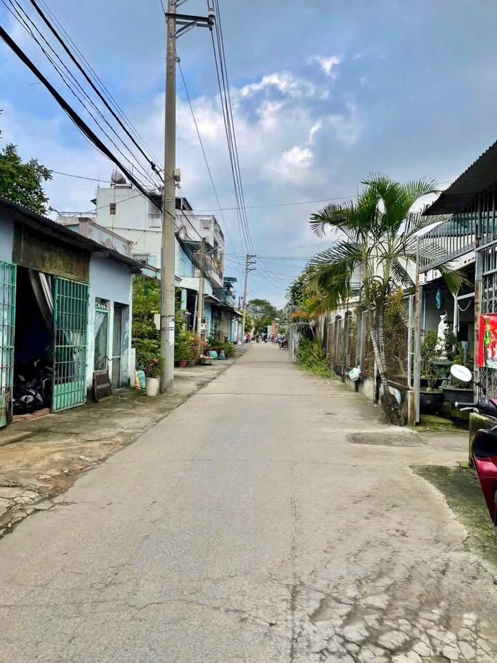 Nhà mặt tiền hẻm xã Đại Phước, Nhơn Trạch 246m² giá 3.5 tỷ - Vị trí thuận lợi cho kinh doanh!