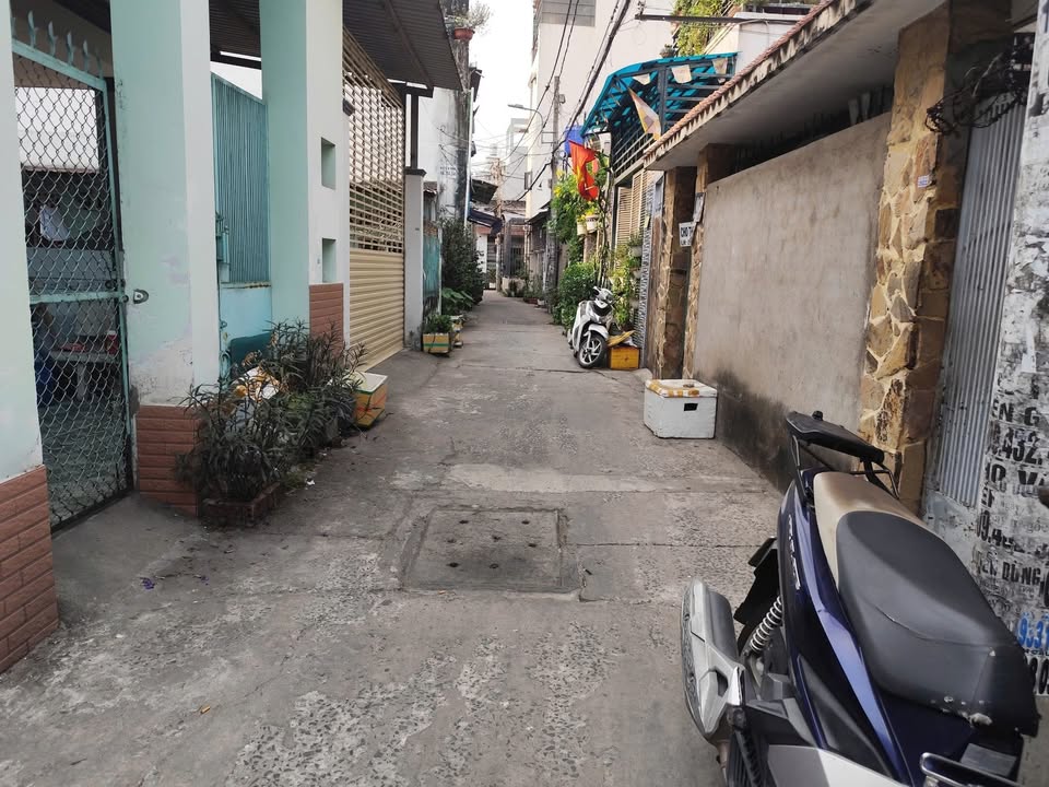 Nhà bán Tân Hưng Thuận Quận 12, 80m² giá 6 tỷ - Hẻm xe hơi, gần chợ