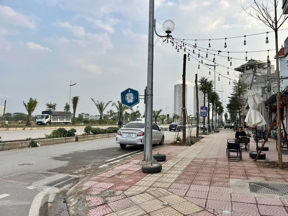 FrontHouse Hoài Đức 40m² giá 8 tỷ - Mặt tiền kinh doanh đắc địa!