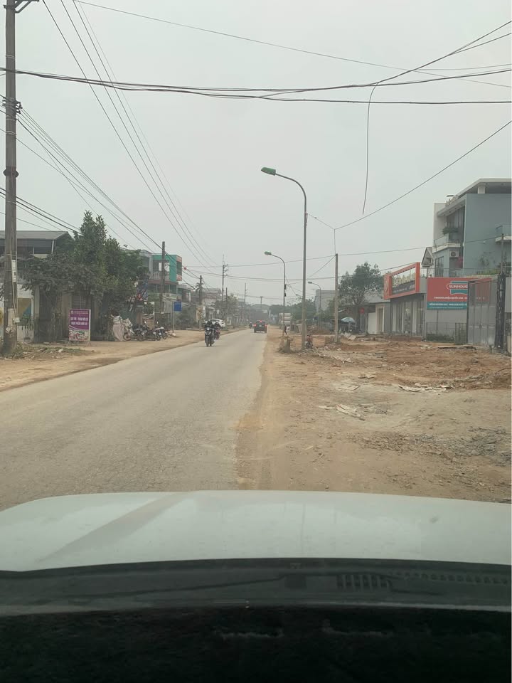 Bán Gấp Đất Mặt Tỉnh Lộ 413 Sơn Tây, 80m² Có Nhà 3 Tầng, Giá 4 Tỷ