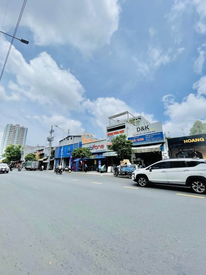 Cho thuê nhà mặt tiền Lạc Long Quân Q11 165m² - Vị trí kinh doanh đắc địa