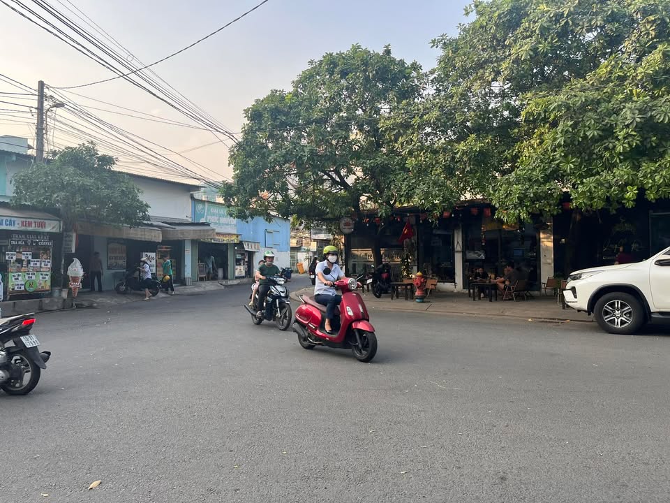 Nhà Phố Đỗ Xuân Hợp Thủ Đức 126m² – Mặt tiền kinh doanh đắc địa!