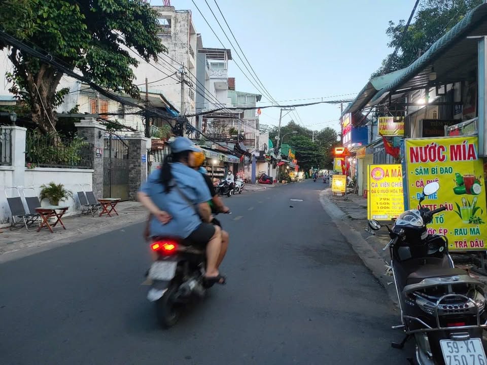 Nhà Mặt Tiền Lê Văn Việt, Thủ Đức - Kinh Doanh Đỉnh Cao, 72m², Giá 7 Tỷ