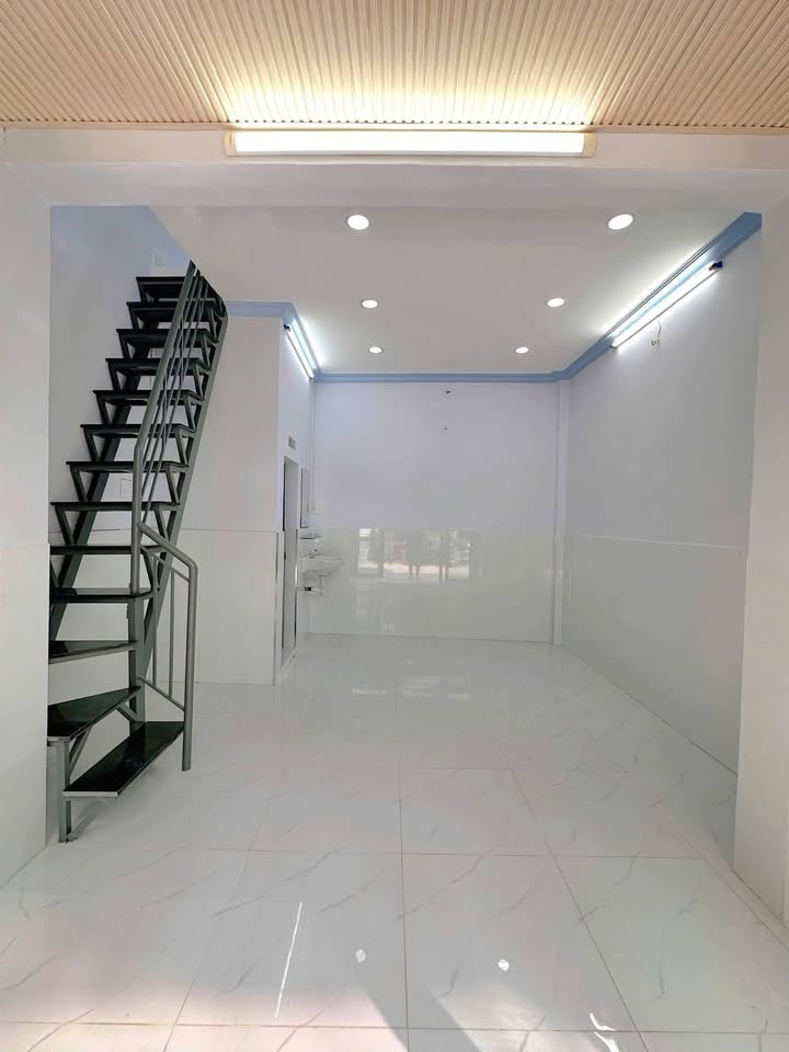 Nhà Đường số 4 Bình Tân 18m² giá 2.95 tỷ - Ô tô vào tận nhà!