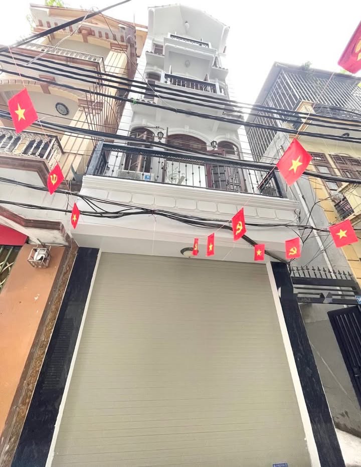 Nhà Mặt Ngõ Xuân Thuỷ 43m² - Kinh Doanh, Ô Tô Đỗ Cửa, 5 Ngủ