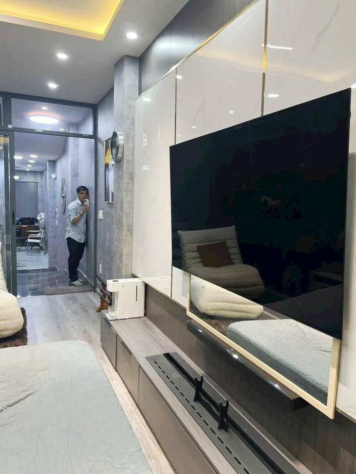 Nhà Phố Tôn Thất Thuyết Q4 61m² - Mặt tiền kinh doanh, đầu tư sinh lời!