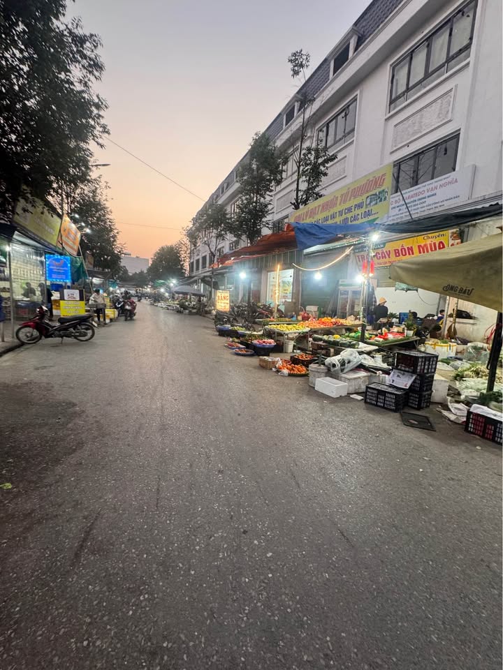 Nhà Phố 4 Tầng Kinh Doanh Mặt Tiền Chợ Dâu Trí Quả, Bắc Ninh - 90m² Giá Hơn 3 Tỷ