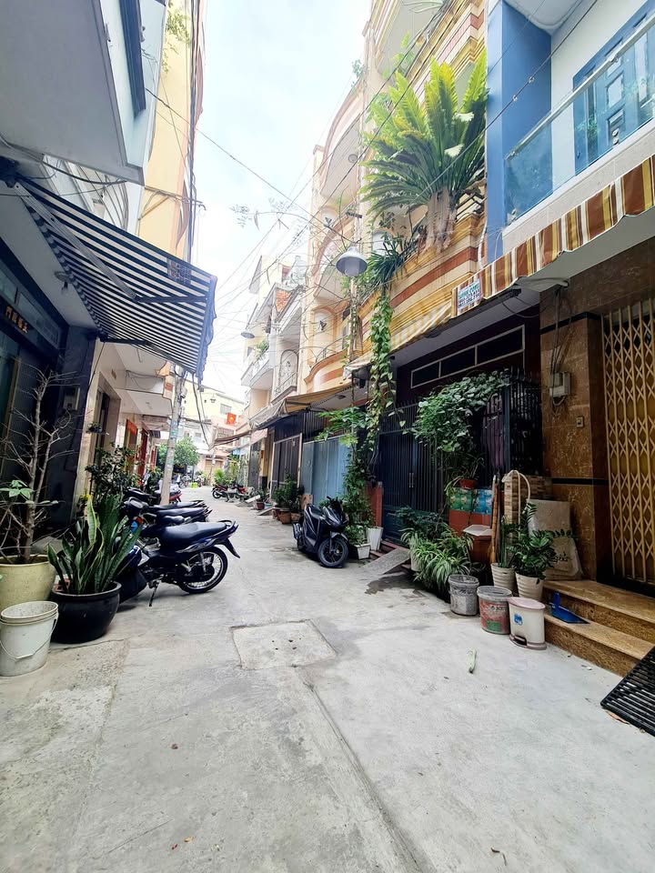 Nhà phố Trịnh Đình Trọng Quận 11 40m² 6 tỷ - Ô tô vào tận nhà!