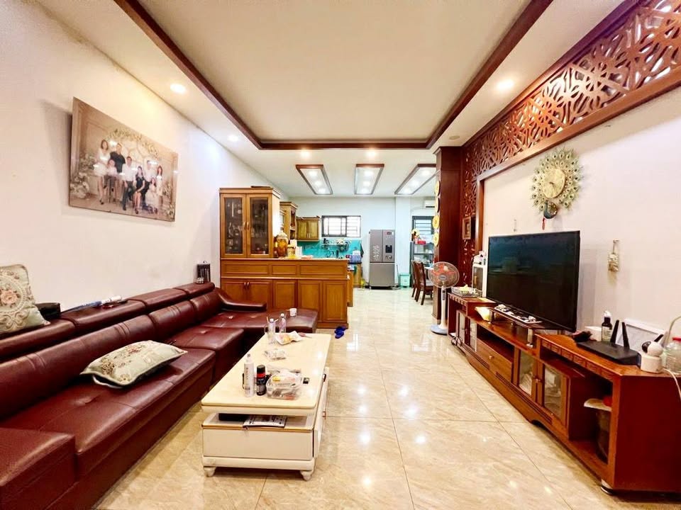 Nhà Phố Tân Phú 114m² - Hẻm 8m, Ngang 6m - Kinh Doanh Đa Ngành