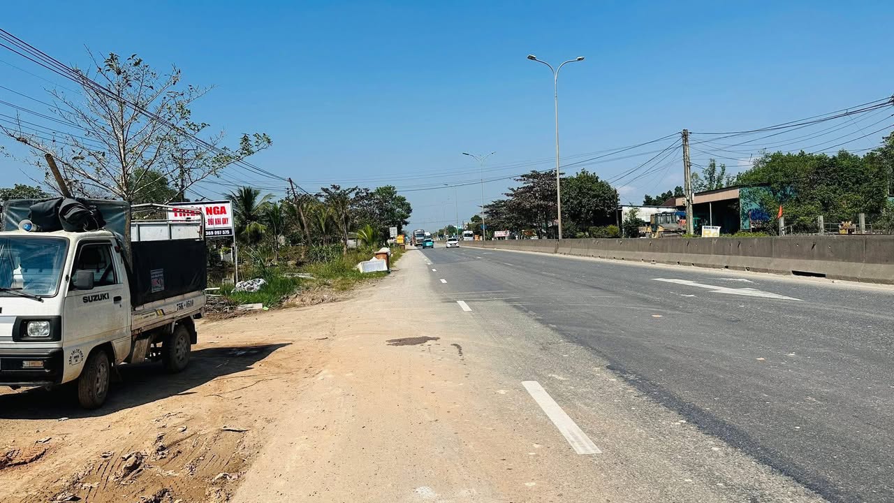 Bán gấp FrontHouse mặt tiền Quốc Lộ 1A, Tân Lập, 188m² chỉ 1.6 tỷ!