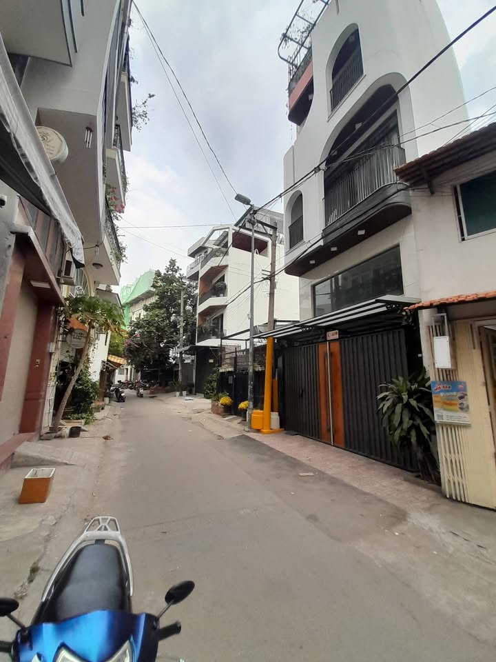 Nhà hẻm xe hơi Vũ Huy Tấn, Tân Bình 24m² giá 4 tỷ - Sổ đỏ nở hậu!