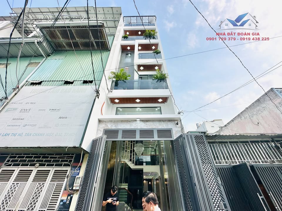 Townhouse 4.5 tầng Tân Chánh Hiệp 72m² giá 9.25 tỷ - Thiết kế đẹp, thang máy cao cấp!