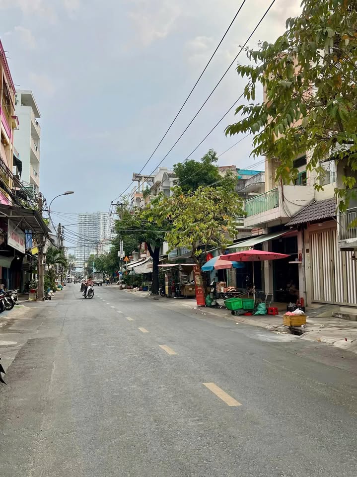 Nhà phố Quận 11 - Thái Phiên 63m² - Mặt tiền kinh doanh