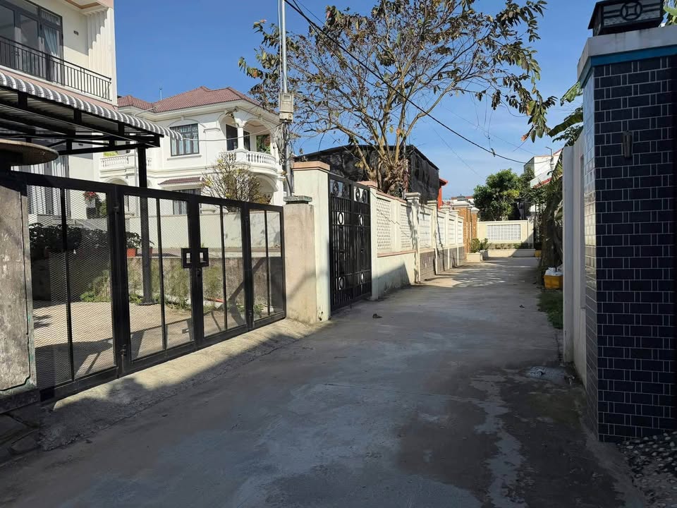 Đất nền Hùng Vương, Hội An 100m² giá 2.3 tỷ - Hướng Nam mát mẻ!