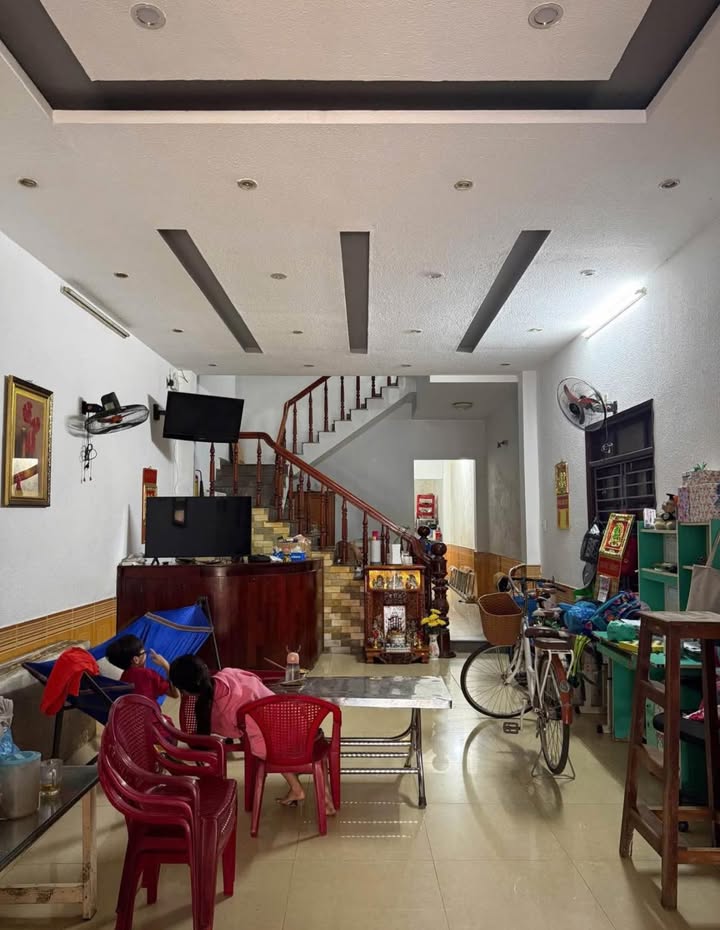 Nhà Mặt Tiền Tôn Đản 670 Đà Nẵng - Kinh Doanh Sầm Uất, 108m², 6.5 Tỷ