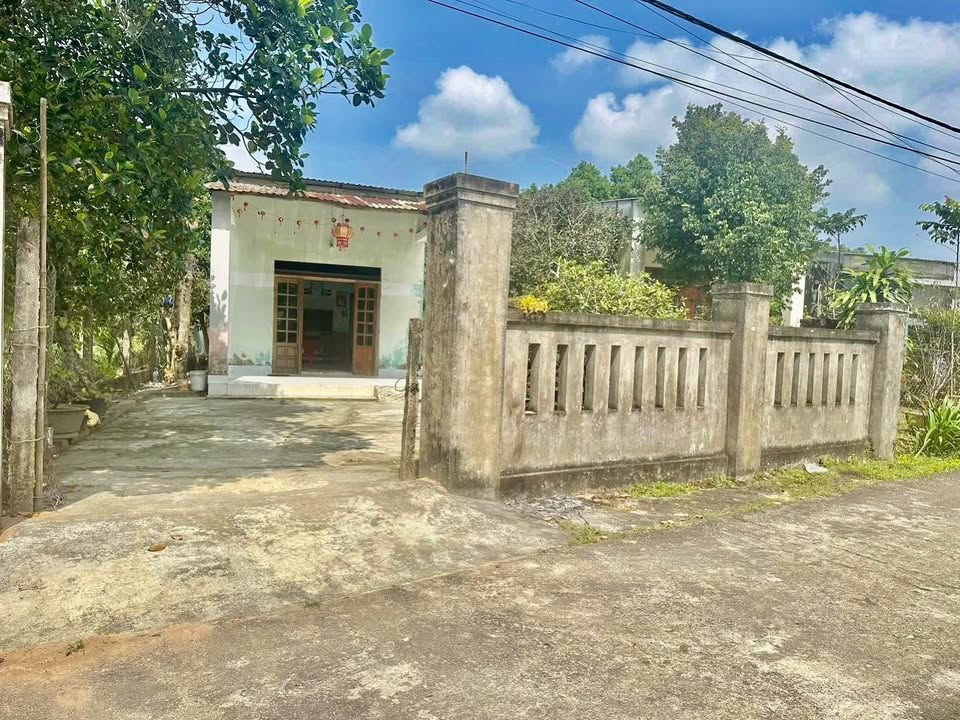 Nhà vườn Hòa Tiến 800m² giá 2 tỷ - Nghỉ dưỡng lý tưởng!