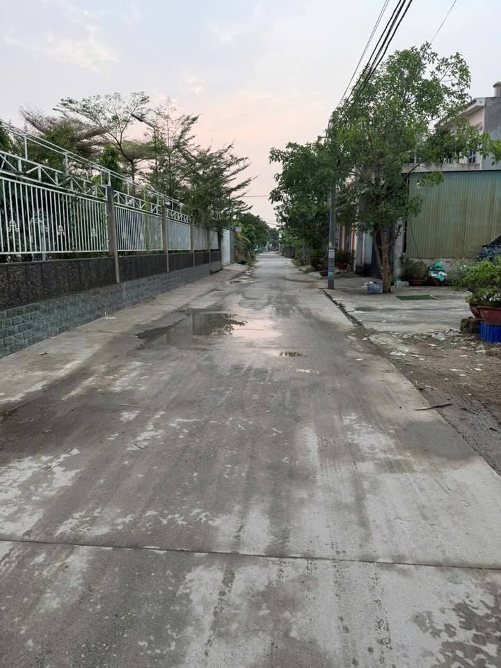 Bán đất tặng nhà cấp 4 tại Hiệp Phước Nhơn Trạch 120m² giá 1,6 tỷ - Sổ hồng chính chủ!