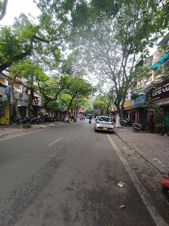 Nhà phố Quỳnh Mai, 60m², 4 tầng, giá 16.5 tỷ - Vị trí đắc địa, ô tô tránh nhau!