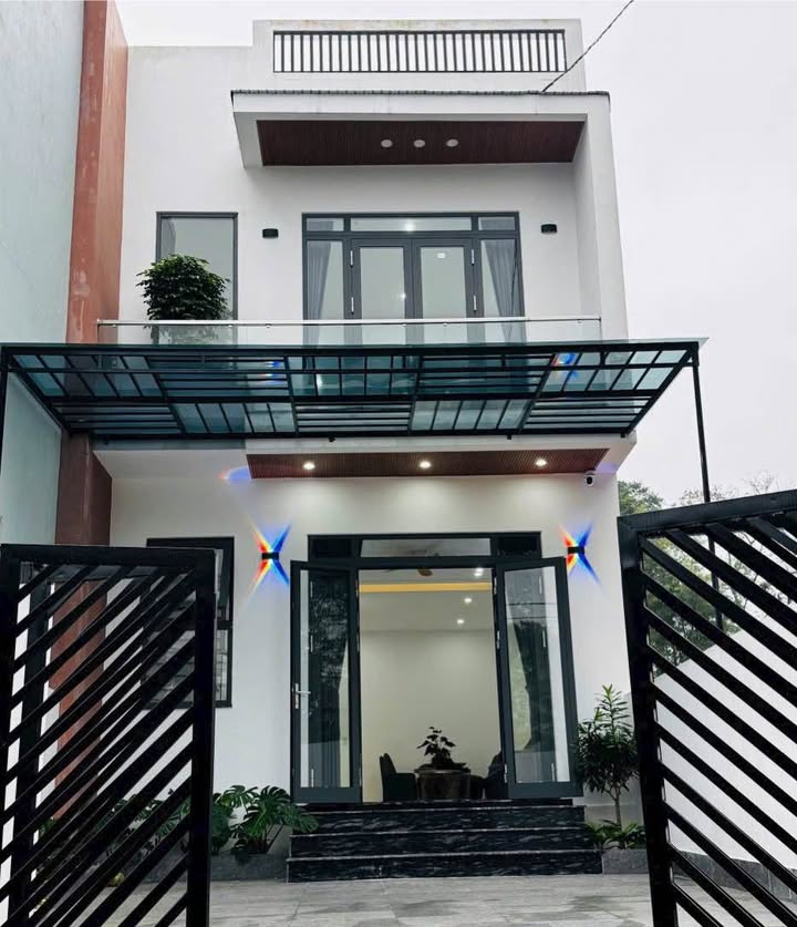 Nhà 2 Tầng 24 Vũ Ngọc Phan 100m² giá 2.7 tỷ - Sổ hồng chính chủ!