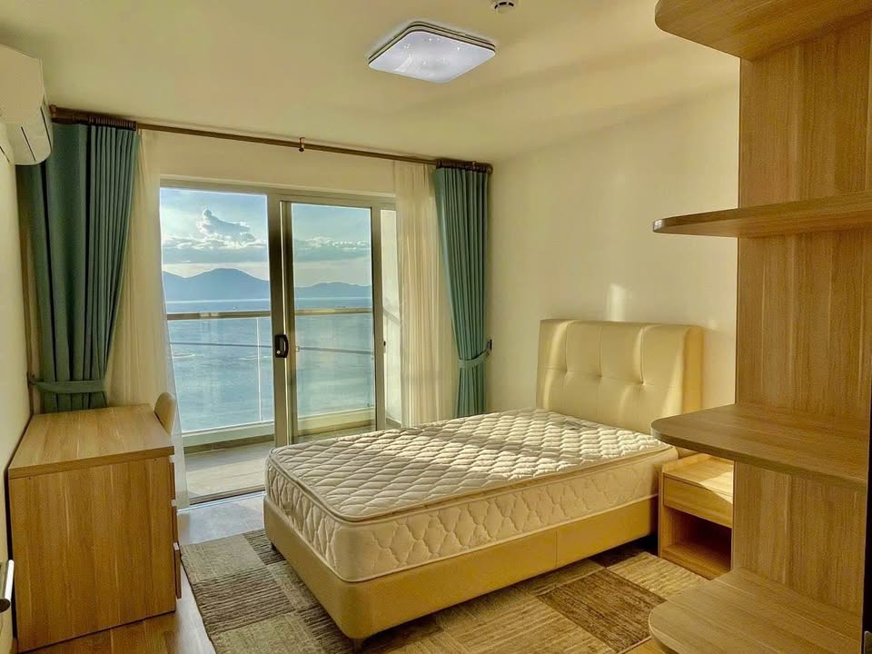 Cho thuê căn hộ 3PN Blooming Tower Đà Nẵng - Tầng cao, 129m², 28 triệu/tháng