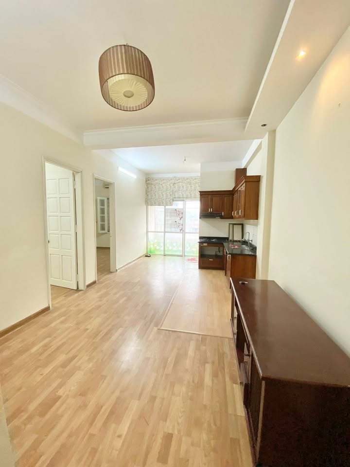 Cho thuê tập thể A1 Thành Công 50m² giá 6 triệu - View hồ cực thoáng!