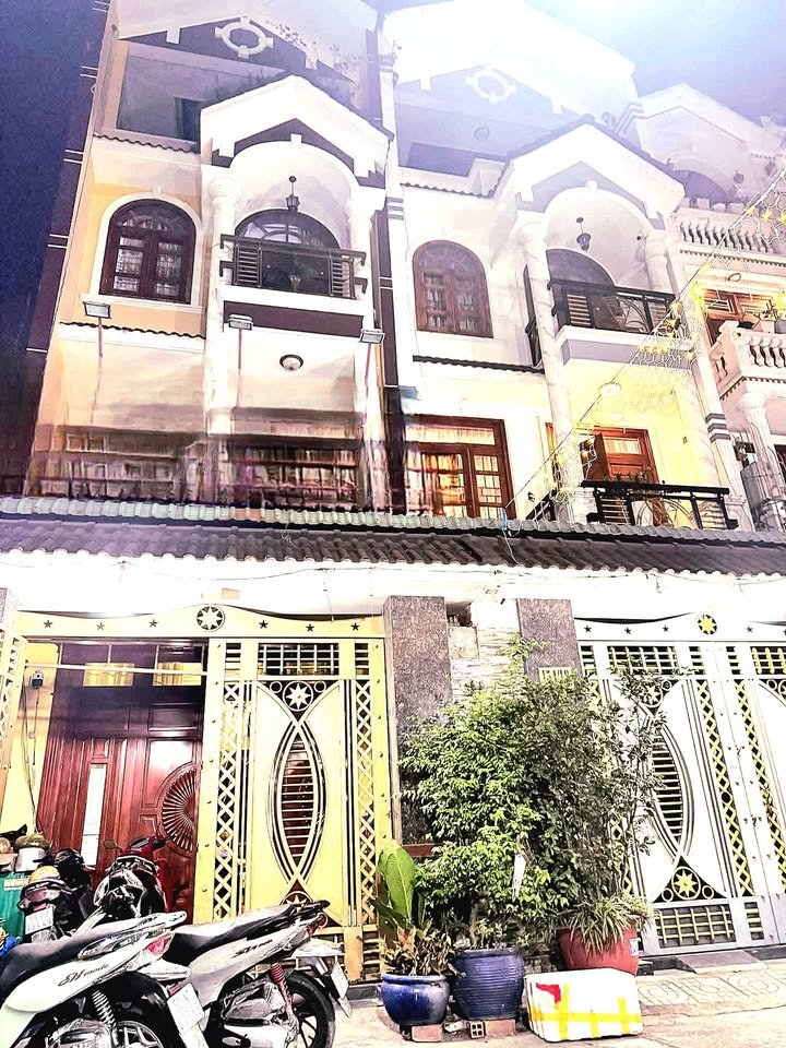 Nhà 4 Tầng Đường Cống Lỡ, Tân Bình - 4PN, Sổ Hồng Riêng, Giá 7.9 Tỷ