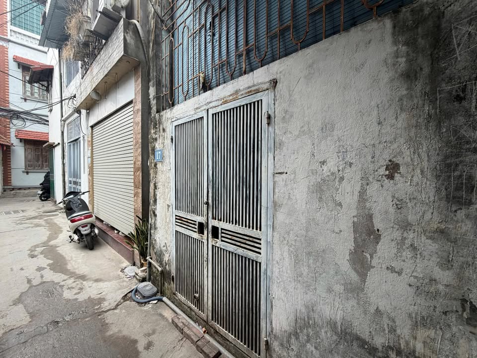 Bán nhà Gia Quất Long Biên 32m² 5.9 tỷ - Vị trí đẹp ngõ nông ô tô!