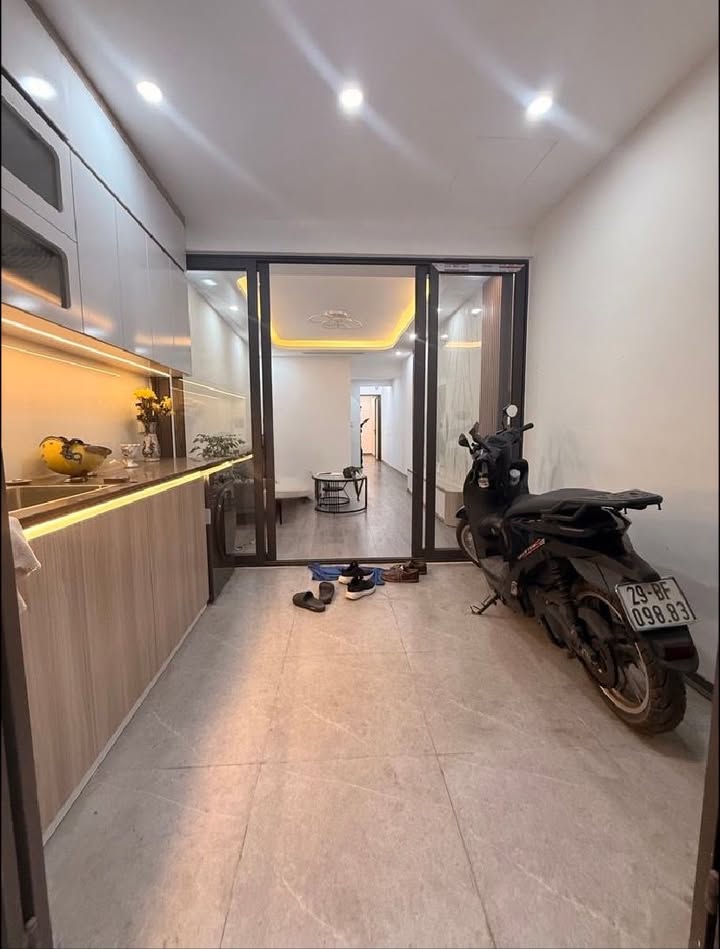 Bán căn tập thể tầng 1 Bạch Mai 80m² hơn 4 tỷ - Sẵn sàng ở ngay!