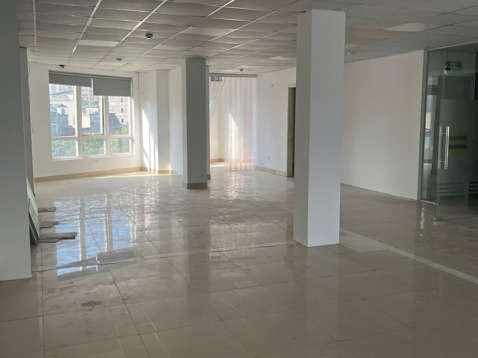 Văn phòng mặt phố Khuất Duy Tiến 150m² - Vị trí đắc địa, sẵn sàng làm việc