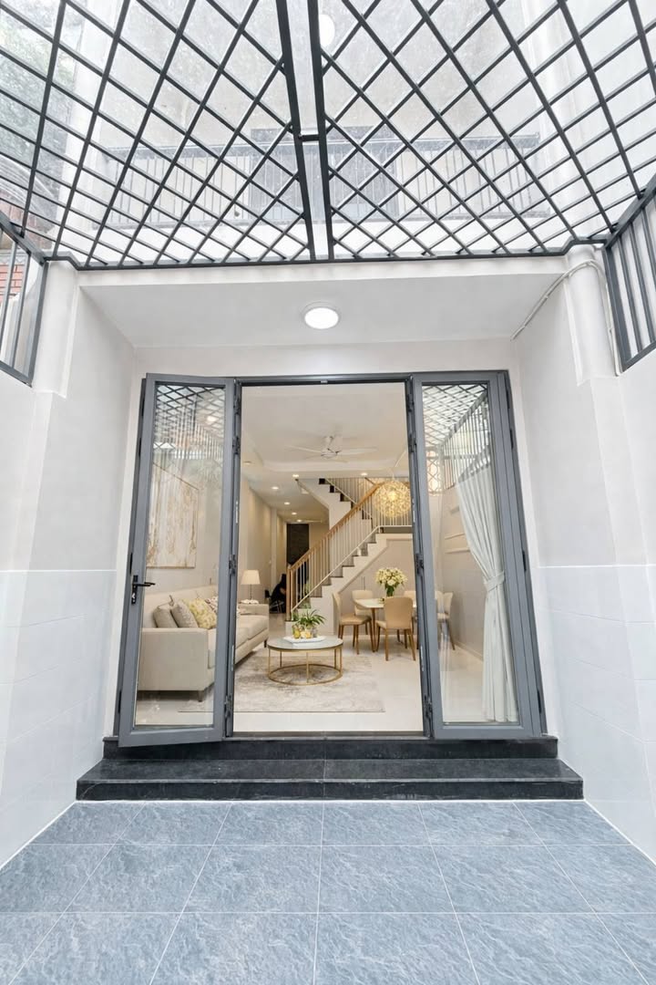 Nhà KDC Bàu Cát Tân Bình 64m² giá 8 tỷ - Vị trí vàng, sổ hồng sẵn!