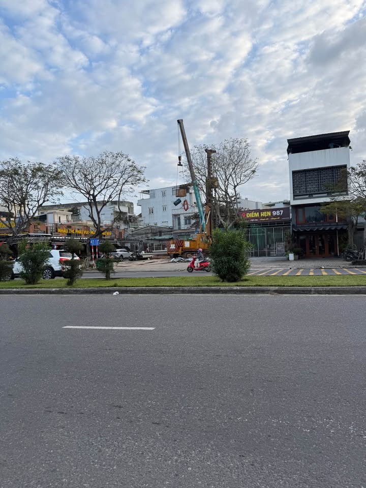 Đất nền mặt tiền Nguyễn Tất Thành Đà Nẵng 250m² giá 32.5 tỷ - Cơ hội đầu tư hấp dẫn!