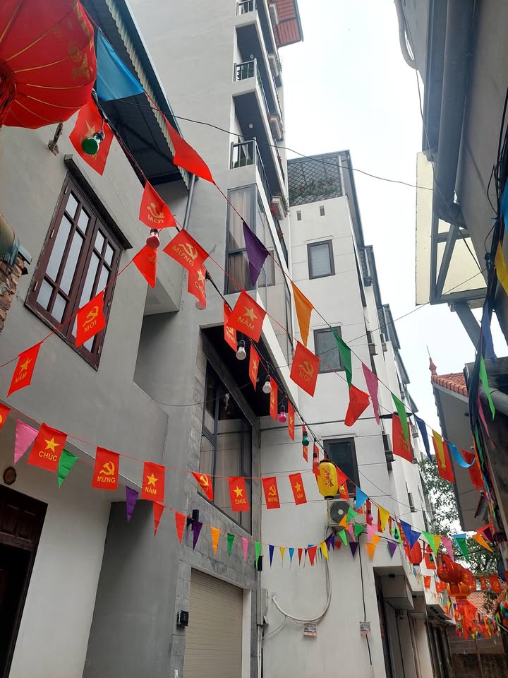 Nhà riêng phố Trạm, Long Biên 32m² giá 7 tỷ - Sẵn sàng vào ở ngay!