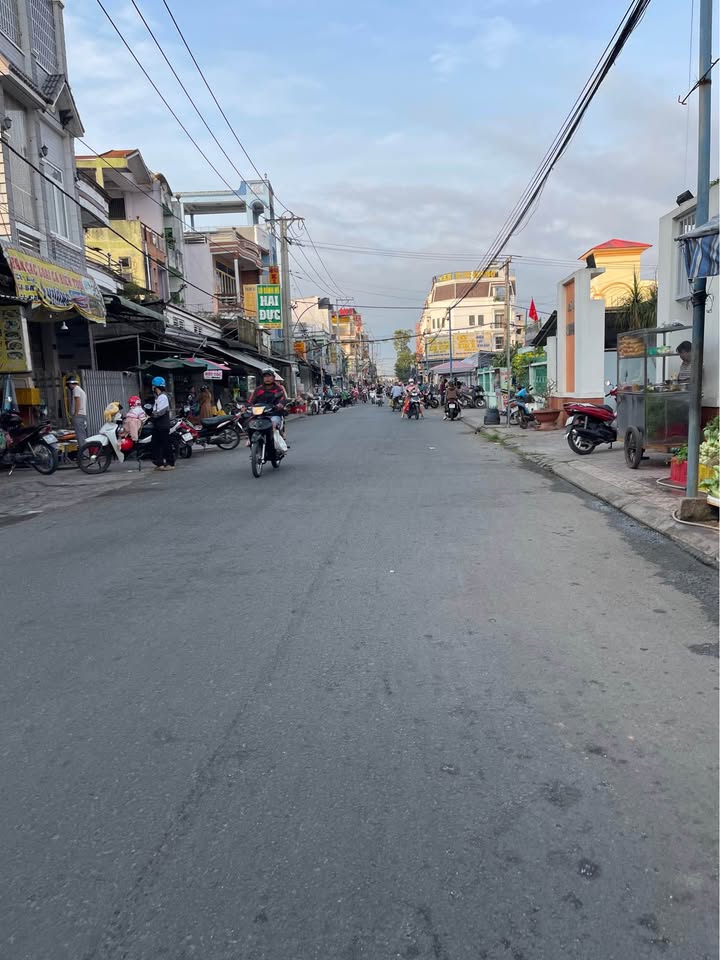 Đất nền kinh doanh mặt tiền đường Phan Văn Năm, Vĩnh Long - Giá 6 tỷ thương lượng