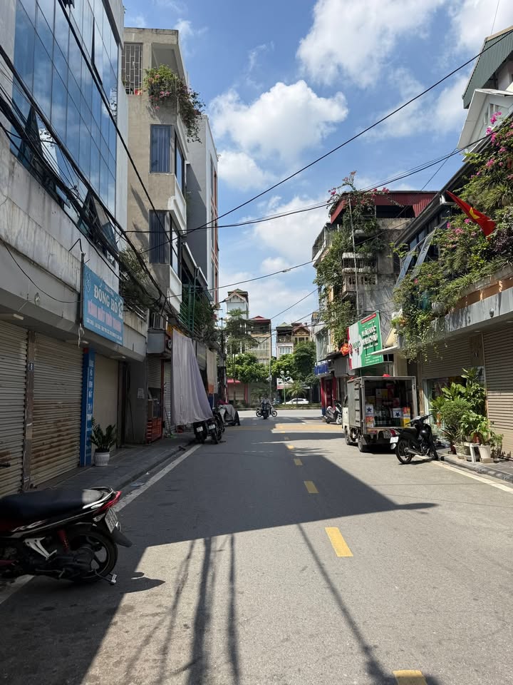 Nhà Việt Hưng 40m² - Hơn 6 Tỷ - Sẵn sàng ở ngay, Full nội thất!