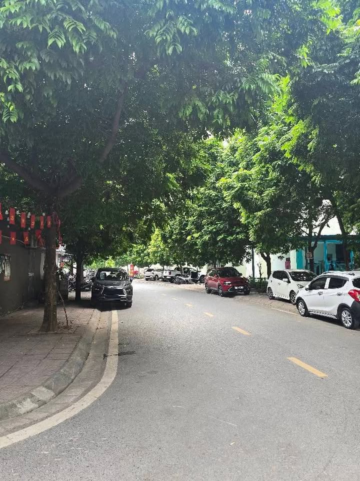 Đất nền Long Biên 60m² hơn 6 tỷ - Lô góc 2 thoáng, sổ đỏ sẵn!