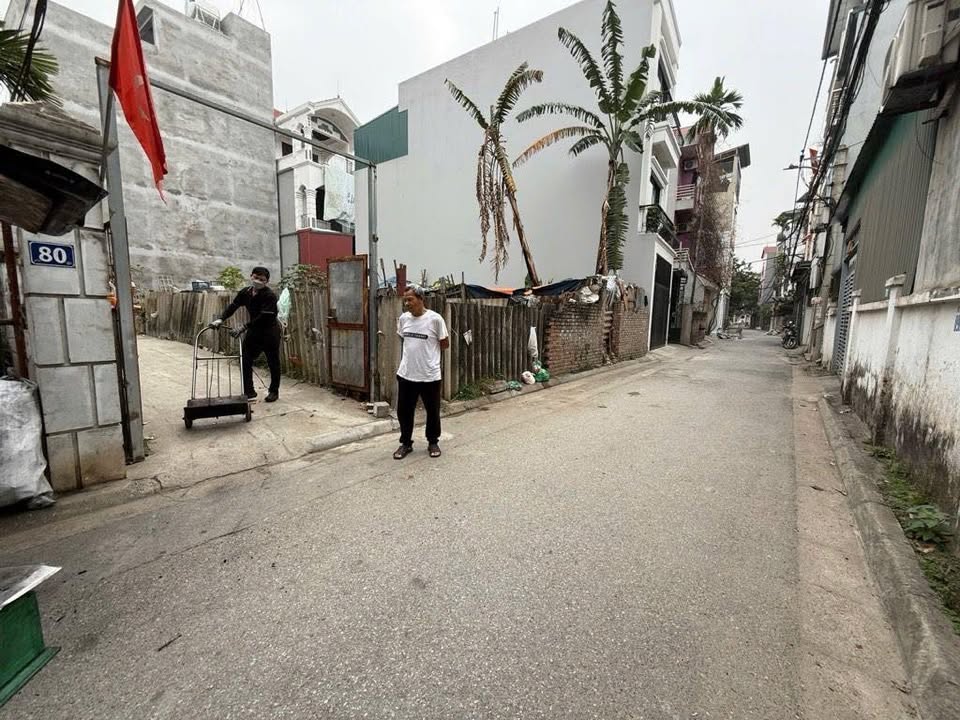 Bán đất Ngọc Thụy Long Biên 41m² - Sổ đỏ chính chủ - Ô tô đỗ cửa!